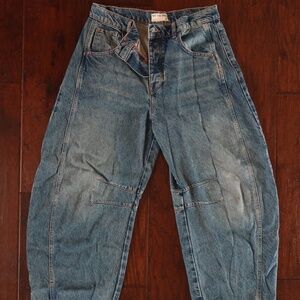 We The Free Mid-Rise Barrel Jeans  Dark-Wash Jeans  Size 29, Modern & Relaxed